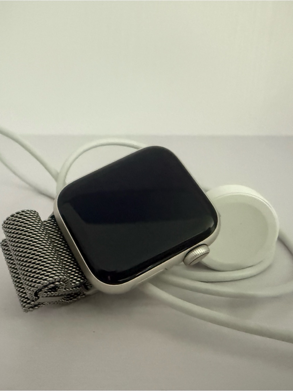 Apple Smartwatch Silver Case with Black Display and Silver Milanese Band